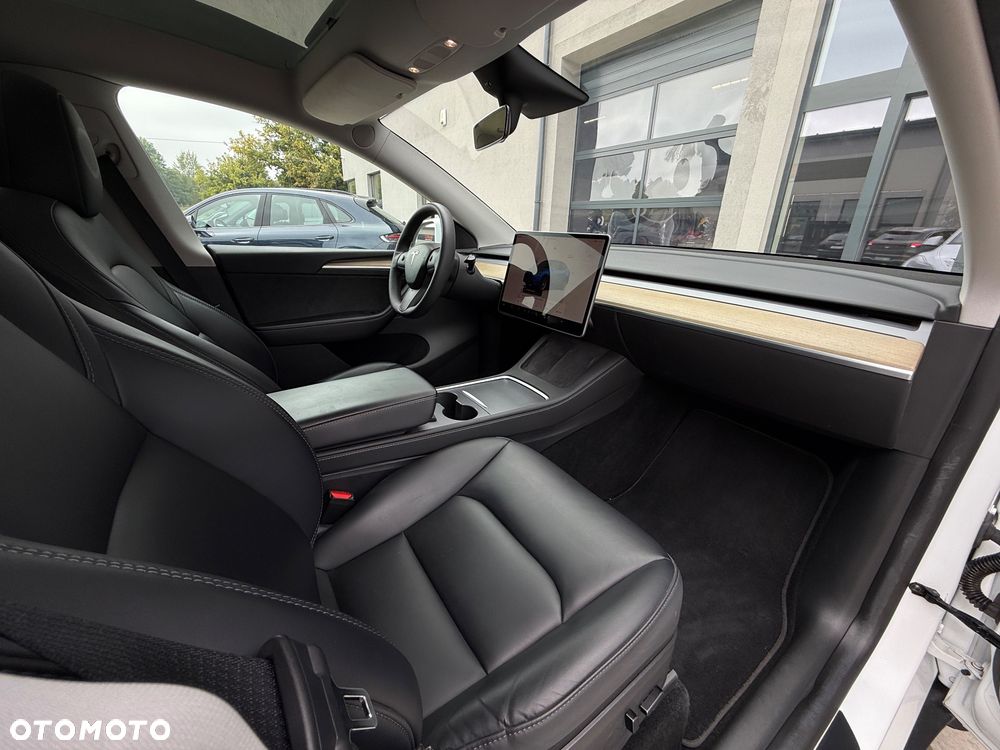 Tesla Model Y RWD - 39