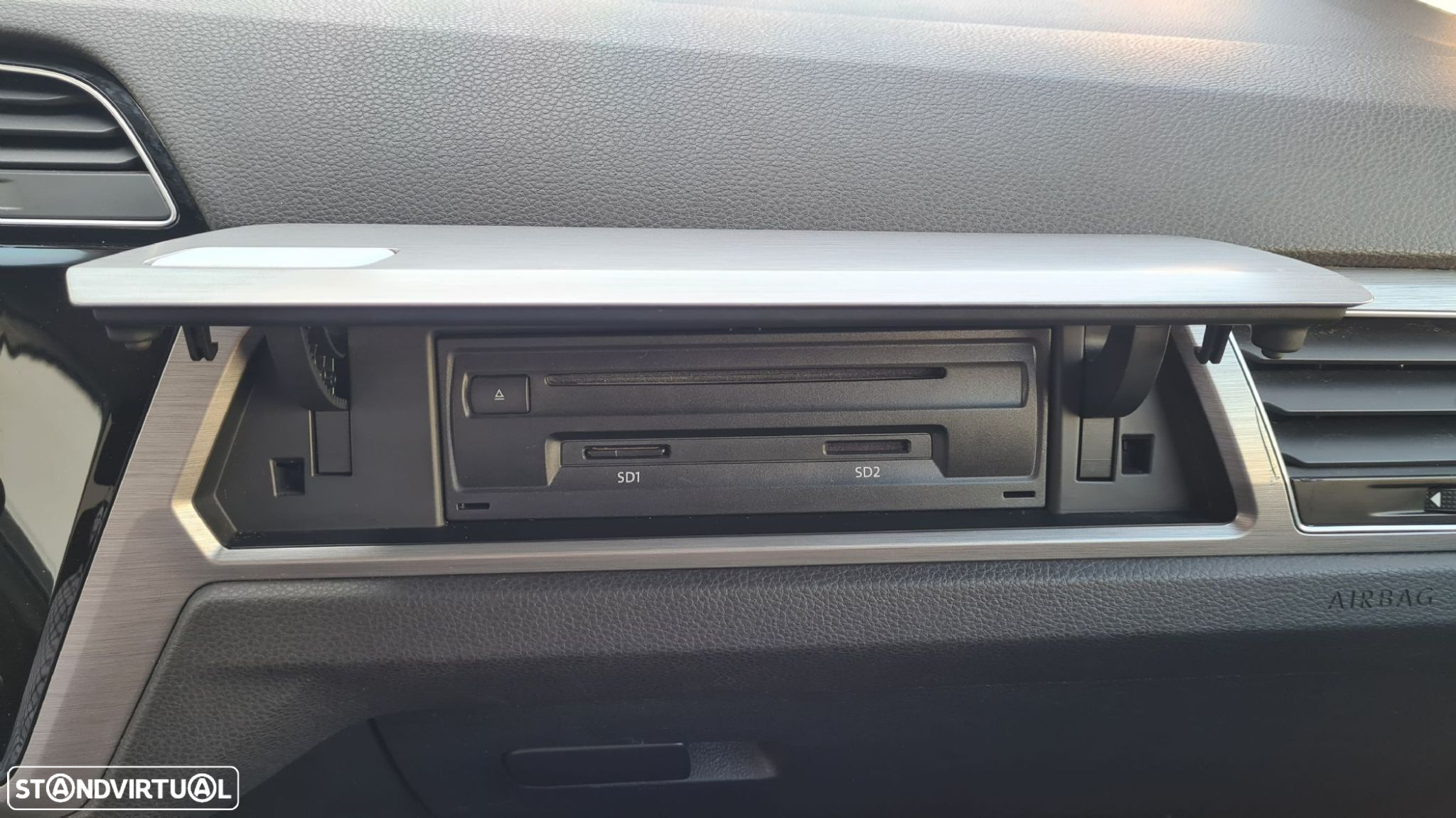 VW Touran 1.6 TDI Confortline DSG - 36
