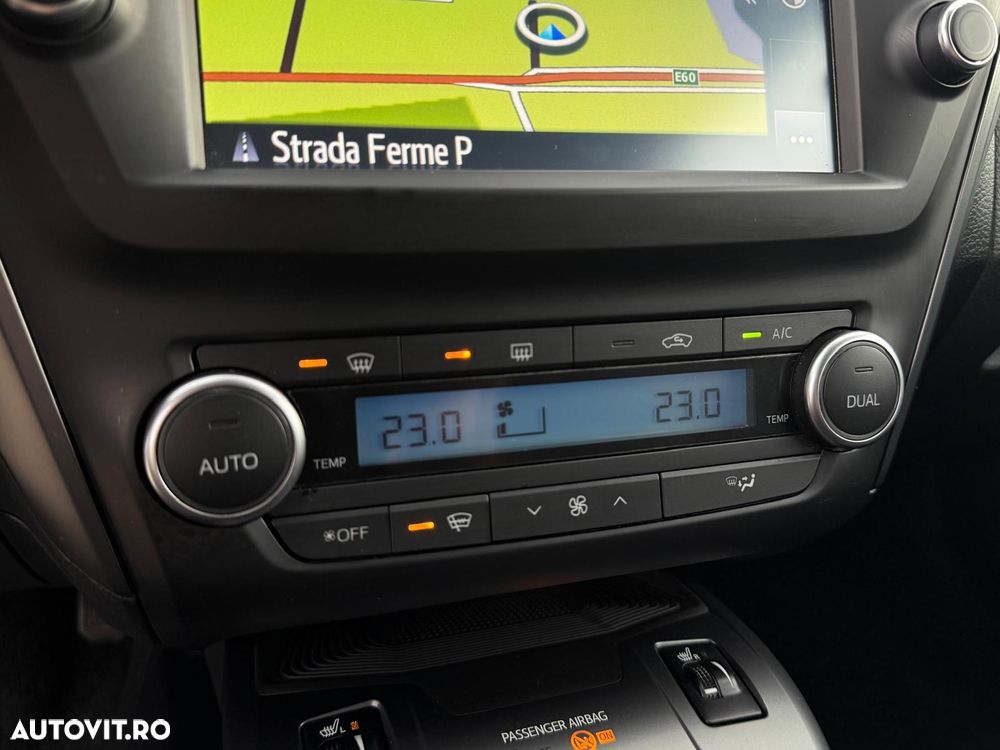 Toyota Avensis 2.0 D-4D Elegance - 13