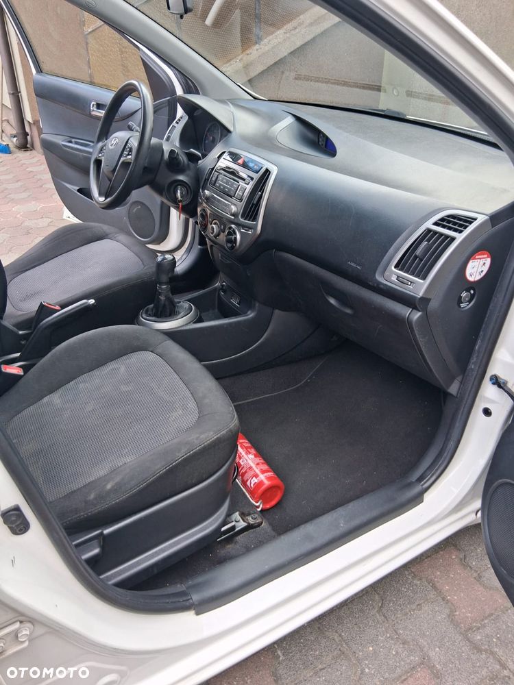 Hyundai i20 1.1 CRDi Comfort - 6