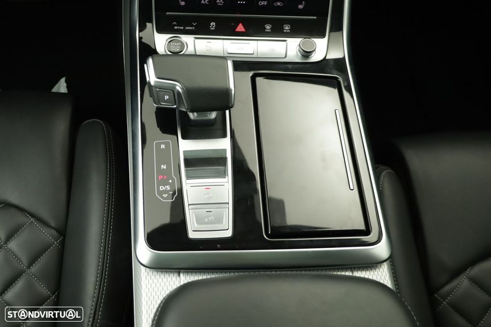 Audi Q8 55 TFSIe quattro Tiptronic - 15