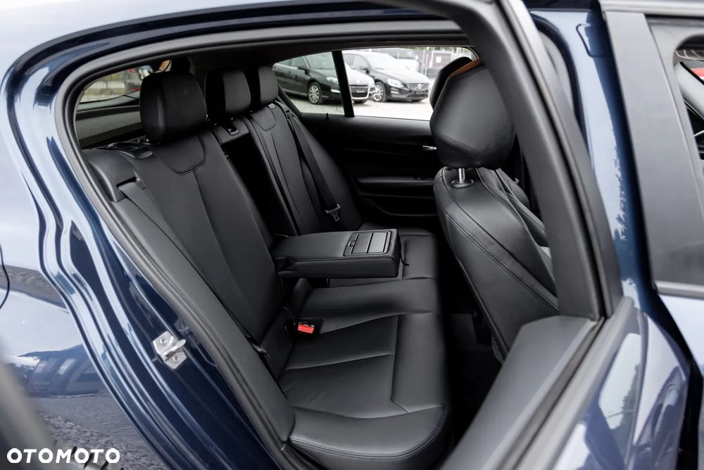 BMW Seria 1 120d Sport-Aut Urban Line - 21