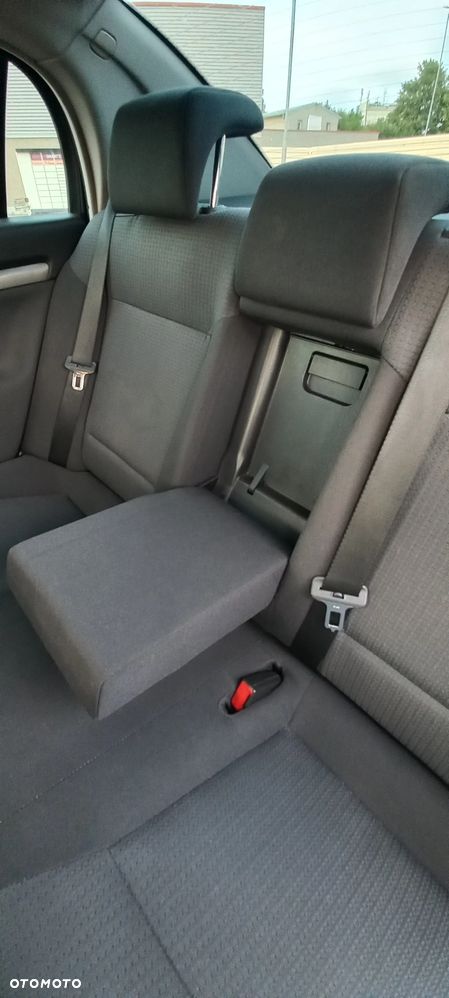 Opel Vectra 1.6 Essentia - 18