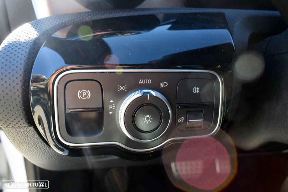 Mercedes-Benz CLA 180 d Shooting Brake AMG Line Aut. - 28