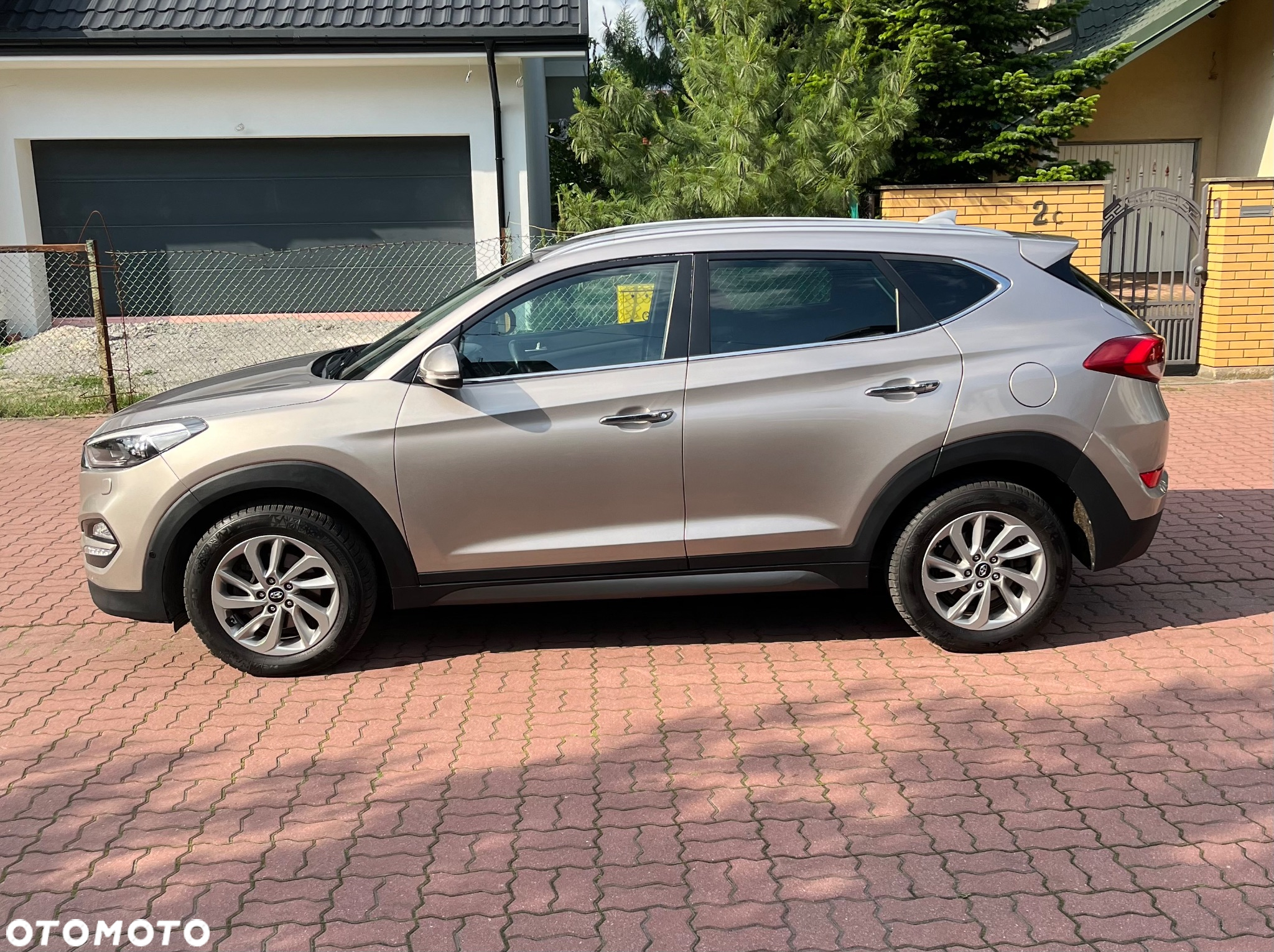 Hyundai Tucson 2.0 CRDi 4WD Automatik Style - 4