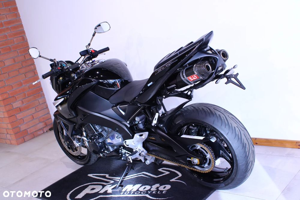 Suzuki GSX - 6