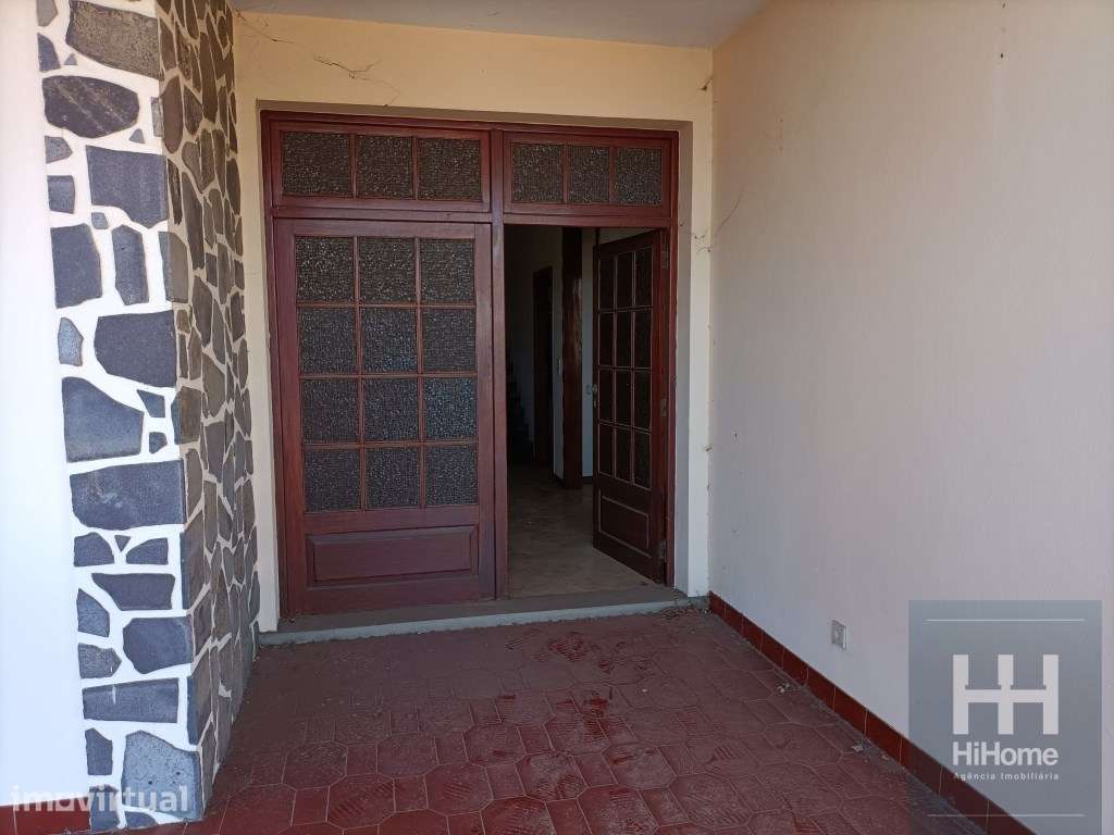 Moradia T4 +2 com terreno e garagem no Funchal - Grande imagem: 5/46