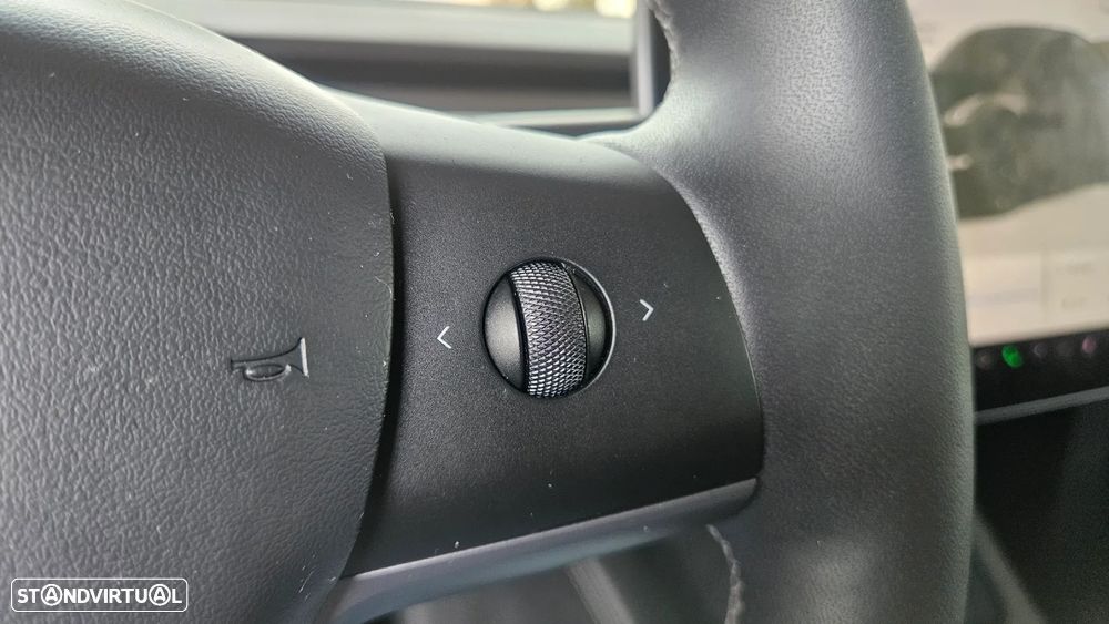 Tesla Model Y Long Range Dual Motor AWD - 19