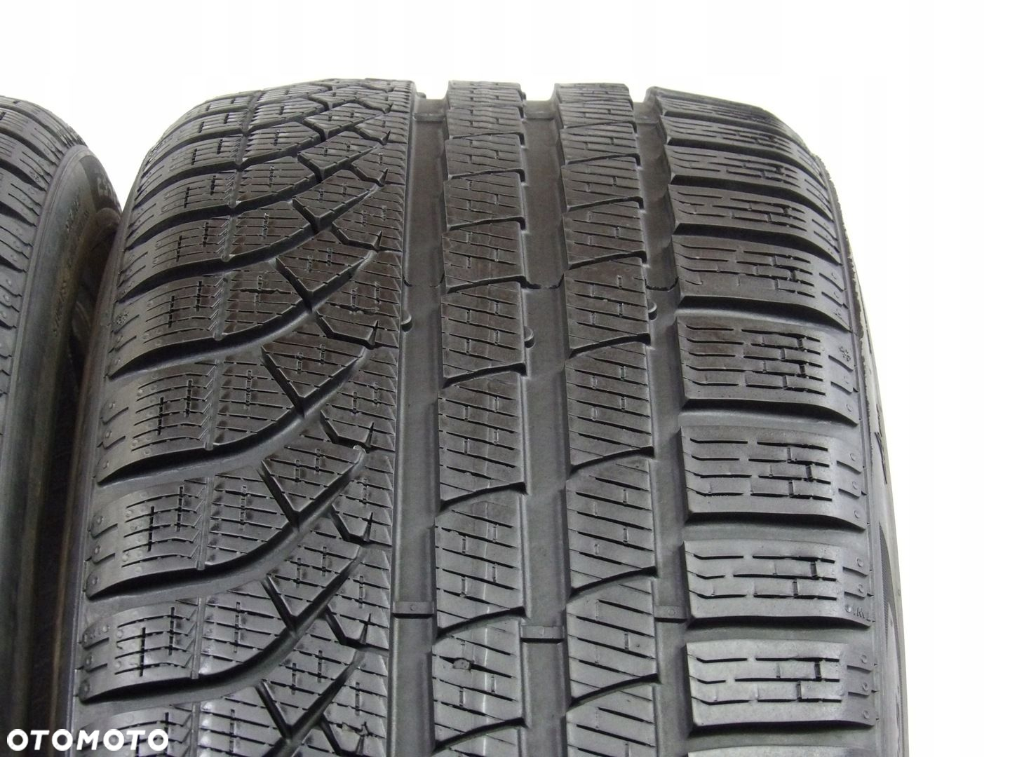 2X opony 235/35R19 PIRELLI P ZERO WINTER - 2