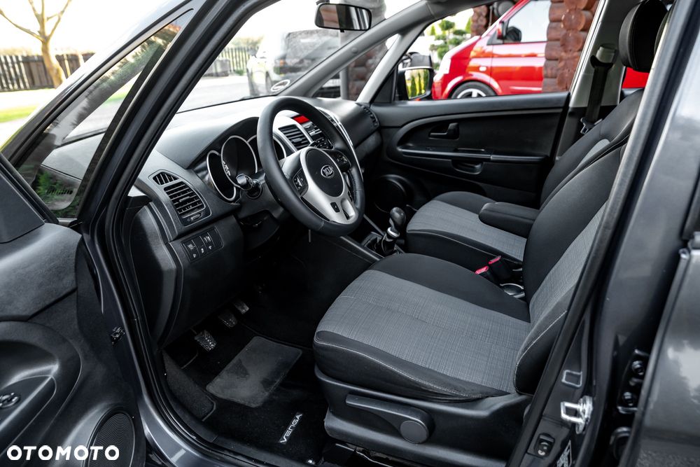 Kia Venga 1.6 CVVT Vision - 17