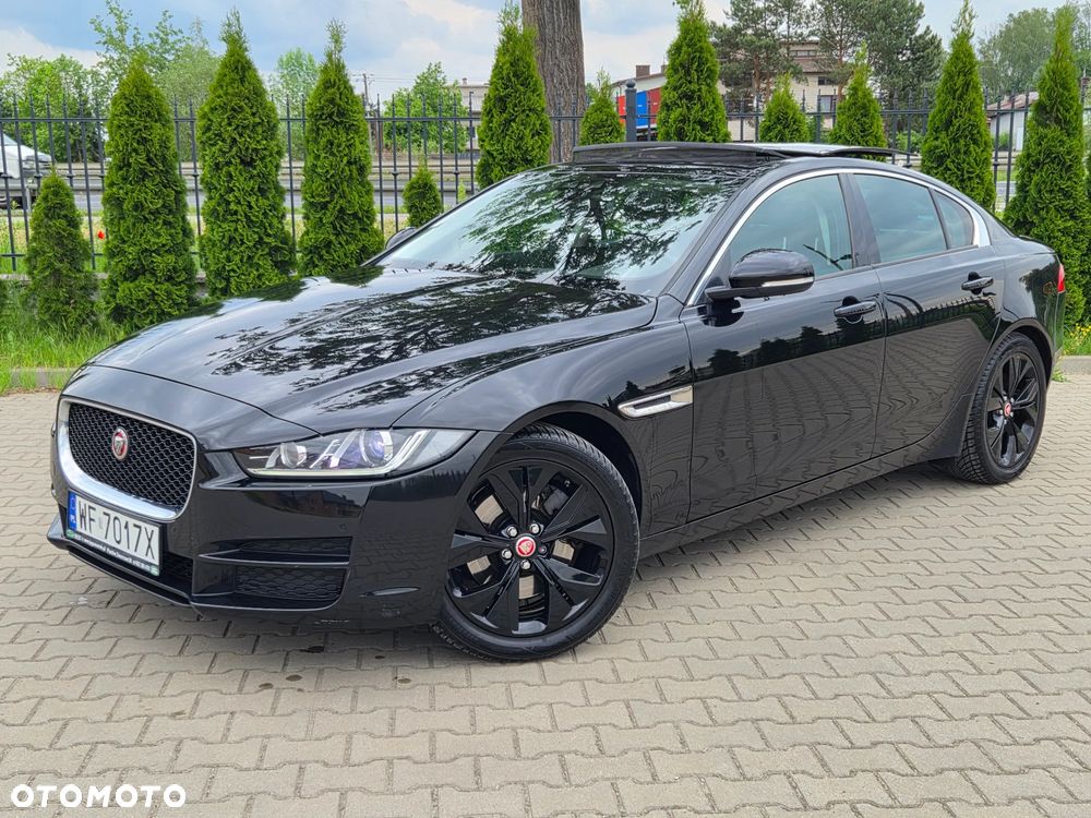 Jaguar XE 2.0 T Prestige - 1