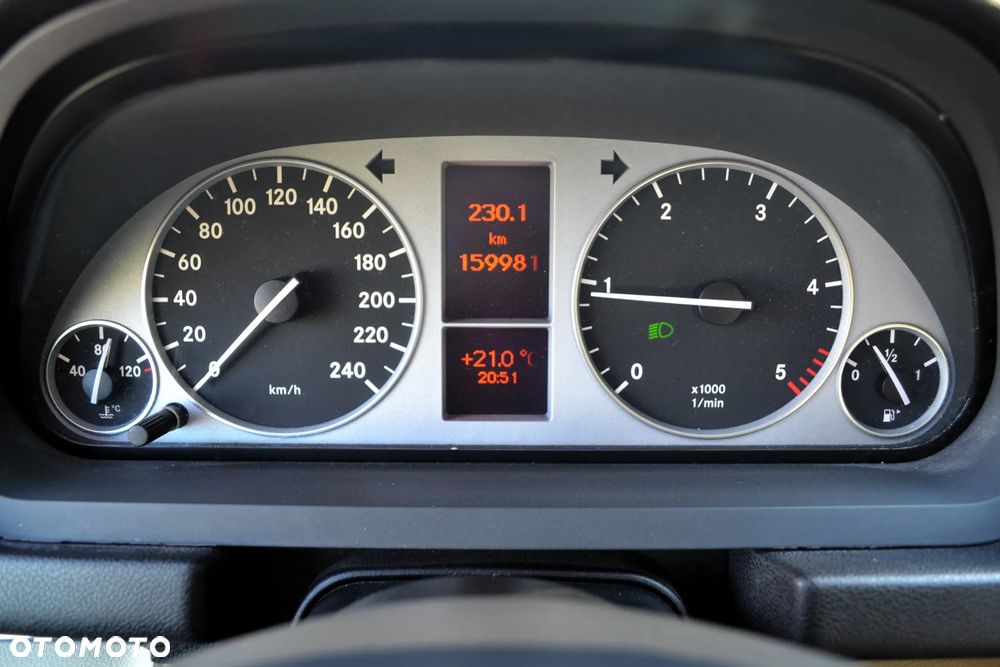 Mercedes-Benz Klasa B 180 CDI - 40