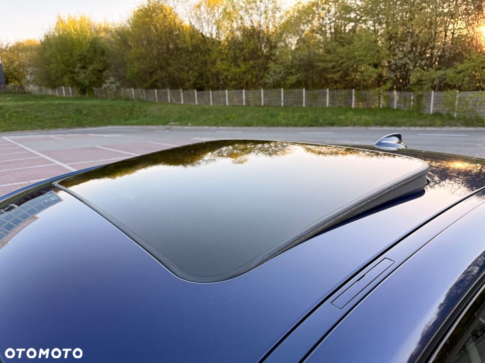 BMW Seria 3 330i xDrive Sport Line - 10