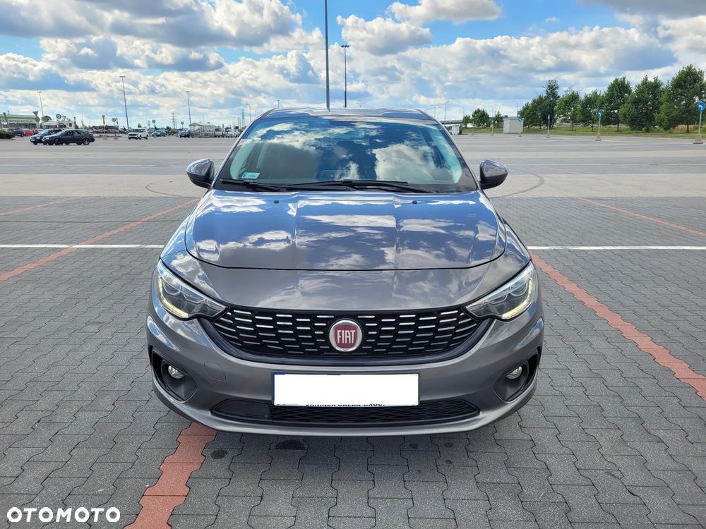 Fiat Tipo 1.4 T-Jet 16v Lounge EU6d - 1