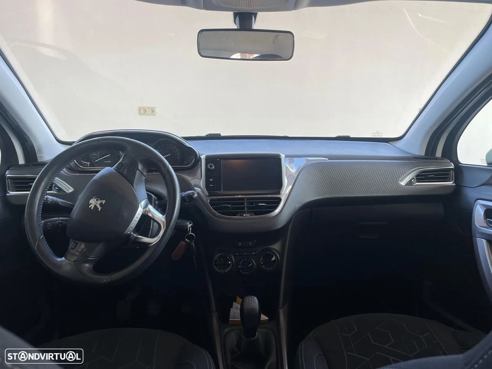 Peugeot 2008 1.2 VTi Access - 11