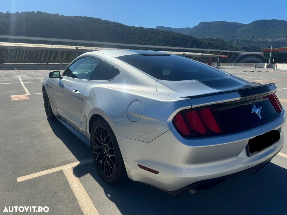 Ford Mustang - 5
