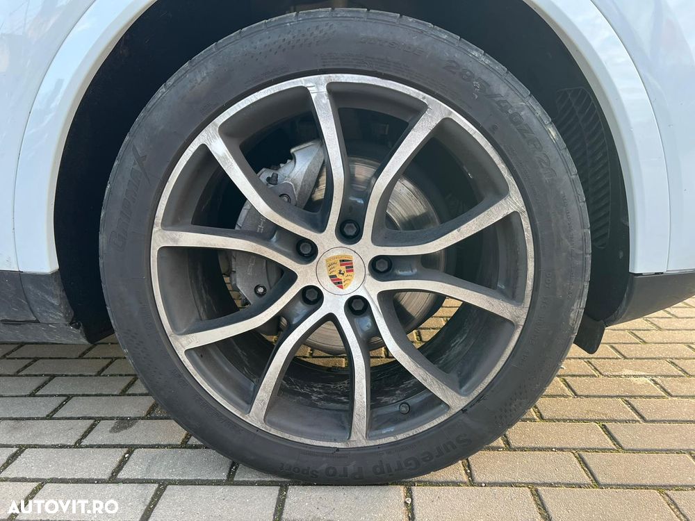 Porsche Cayenne - 27