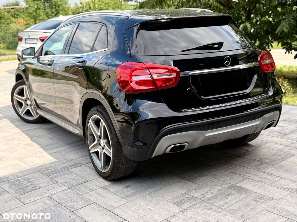 Mercedes-Benz GLA 200 7G-DCT AMG Line - 3