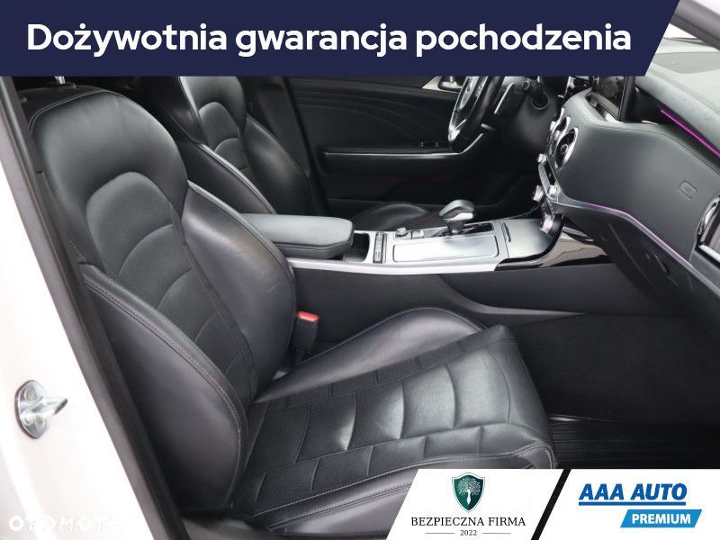 Kia Stinger - 11