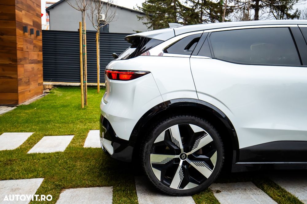 Renault Megane E-TECH 60 kWh 220 CP Techno - 9