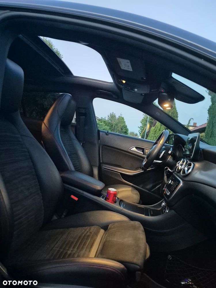 Mercedes-Benz CLA 200 7G-DCT AMG Line - 17