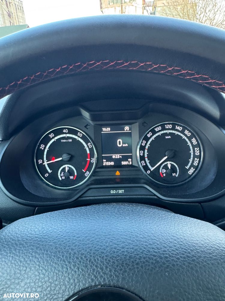 Skoda Octavia 2.0 TSI RS - 16