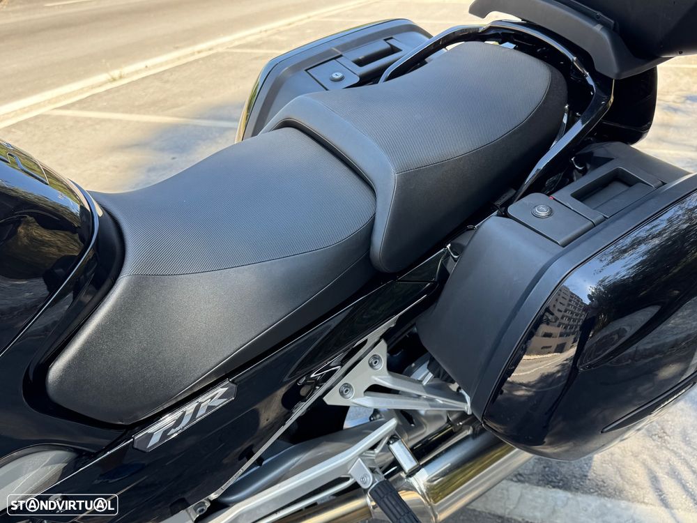 Yamaha FJR - 8