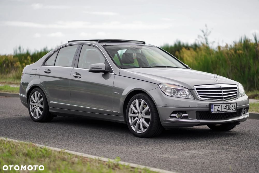 Mercedes-Benz Klasa C 200 CGI BlueEff Elegance - 6