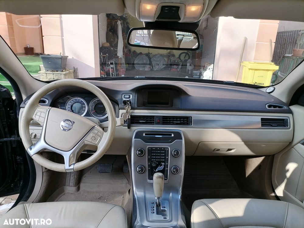 Volvo V70 2.5T Aut. Momentum - 6
