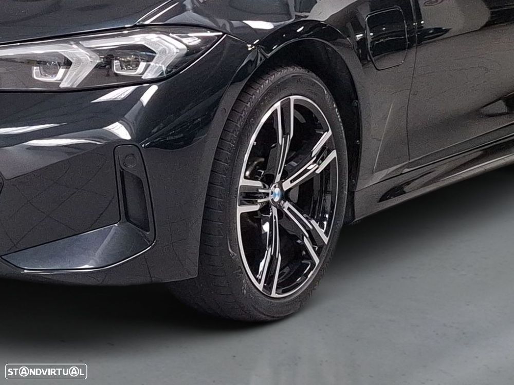 BMW 330 e Pack Desportivo M Auto - 4