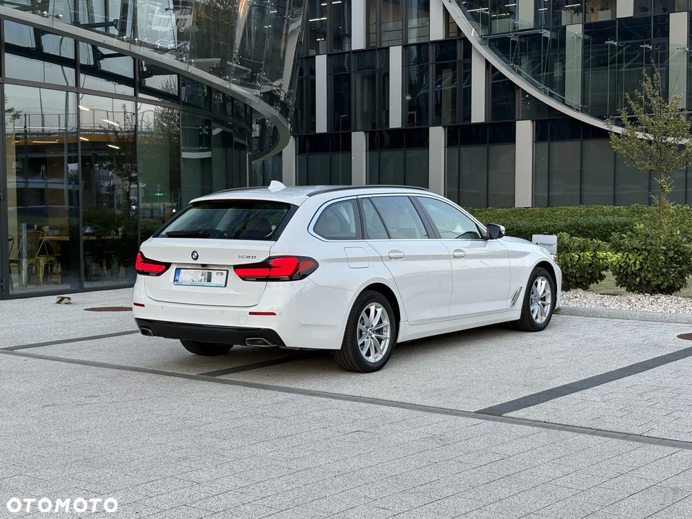 BMW Seria 5 530i mHEV Luxury Line sport - 4