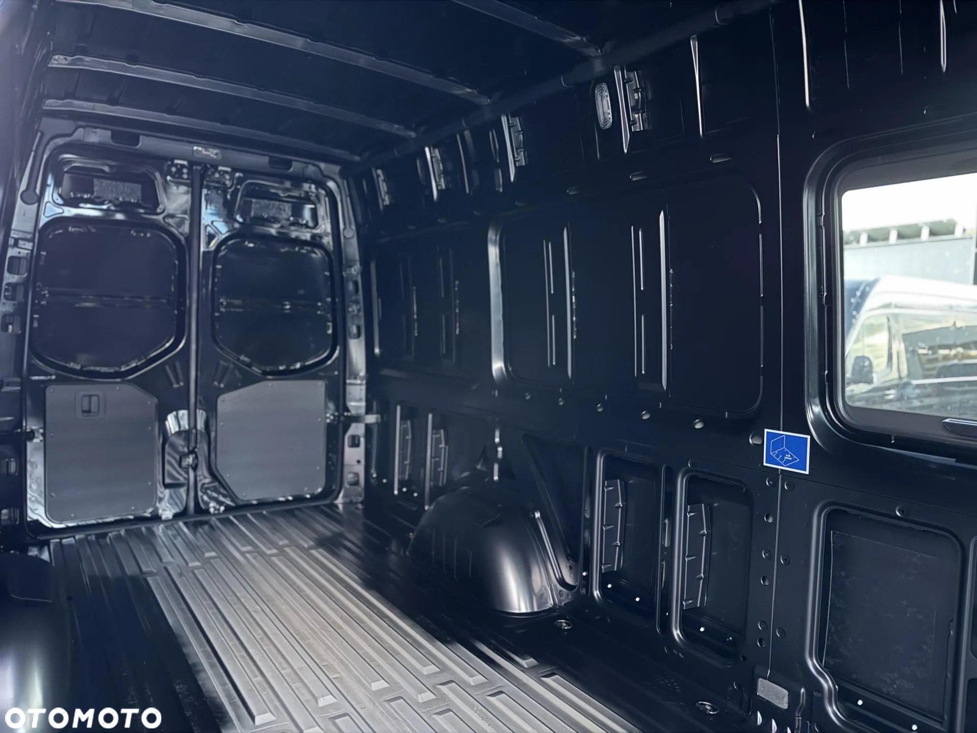 Mercedes-Benz Sprinter - 9