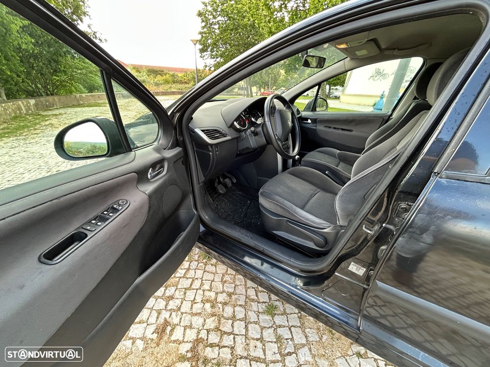Peugeot 207 1.4 HDi Premium - 18