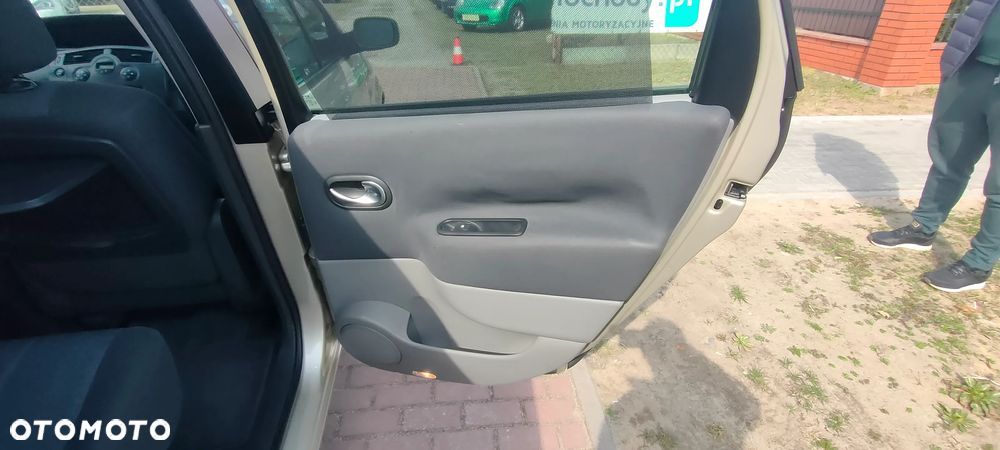 Renault Grand Scenic 1.6 16V Dynamique - 12