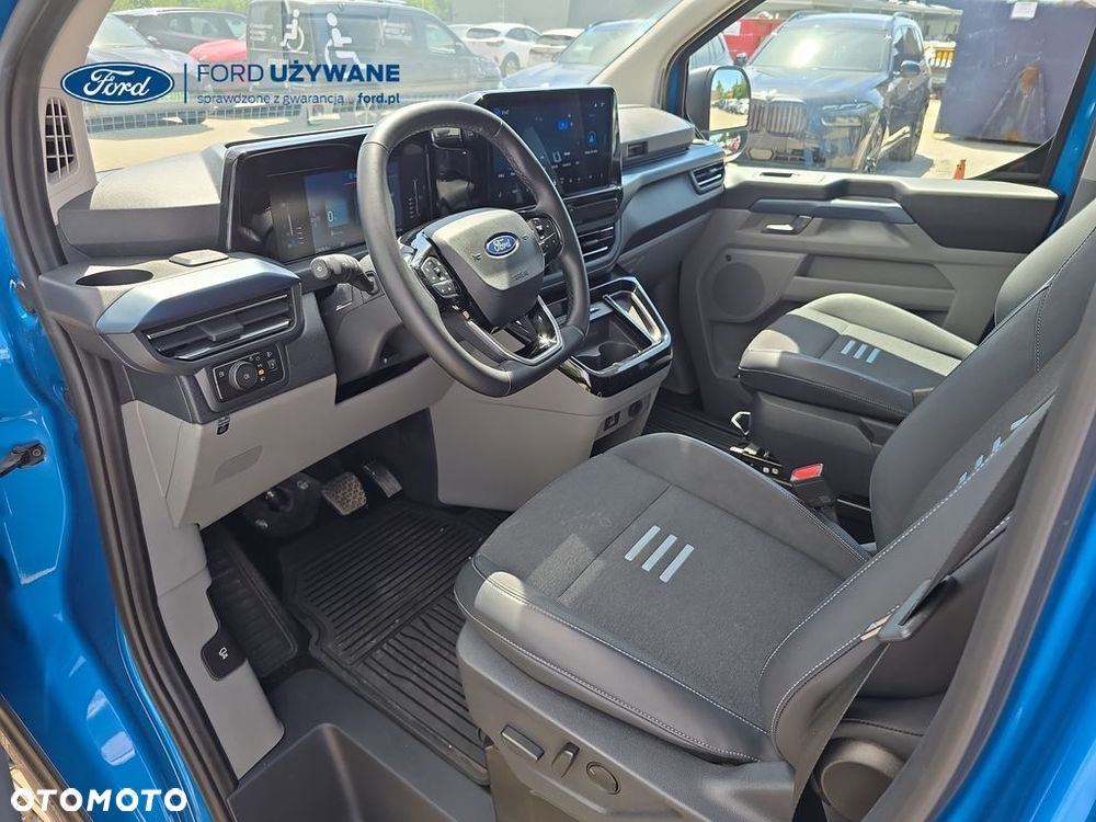 Ford Tourneo Custom - 17