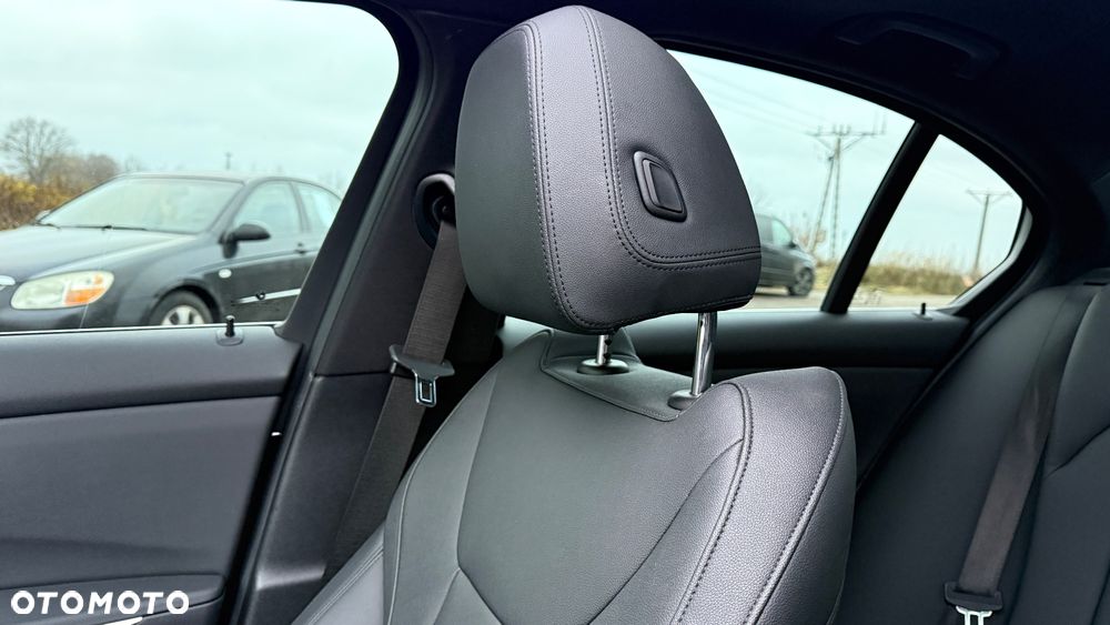 BMW Seria 3 330i xDrive Edition M Sport Shadow - 26