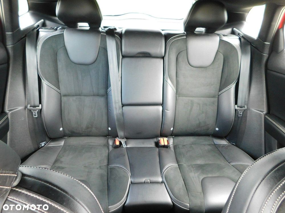 Volvo V40 T3 Drive-E R-Design Momentum - 11