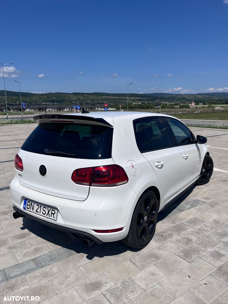 Volkswagen Golf - 3