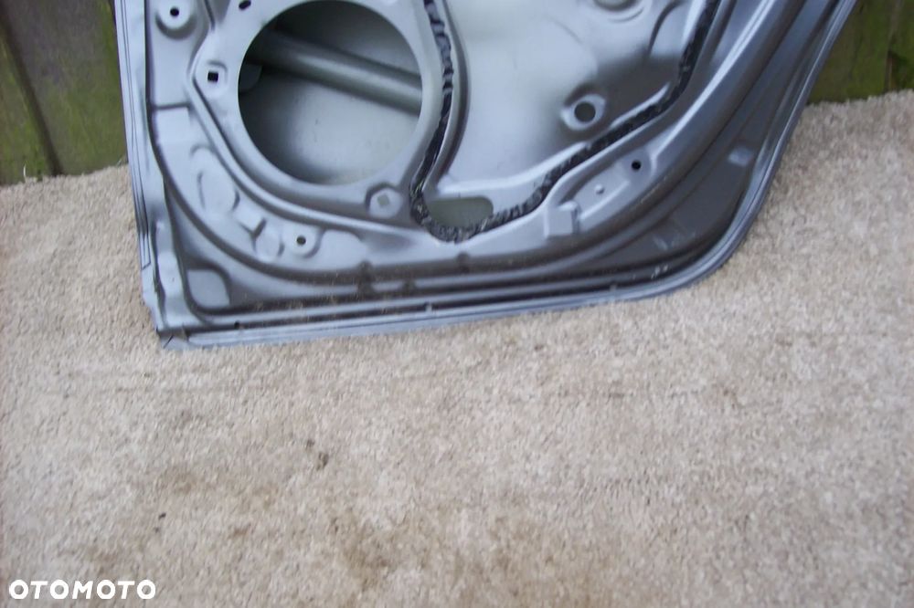 DRZWI TYLNE PRAWE TOYOTA YARIS IV ROK 20/24 - 9