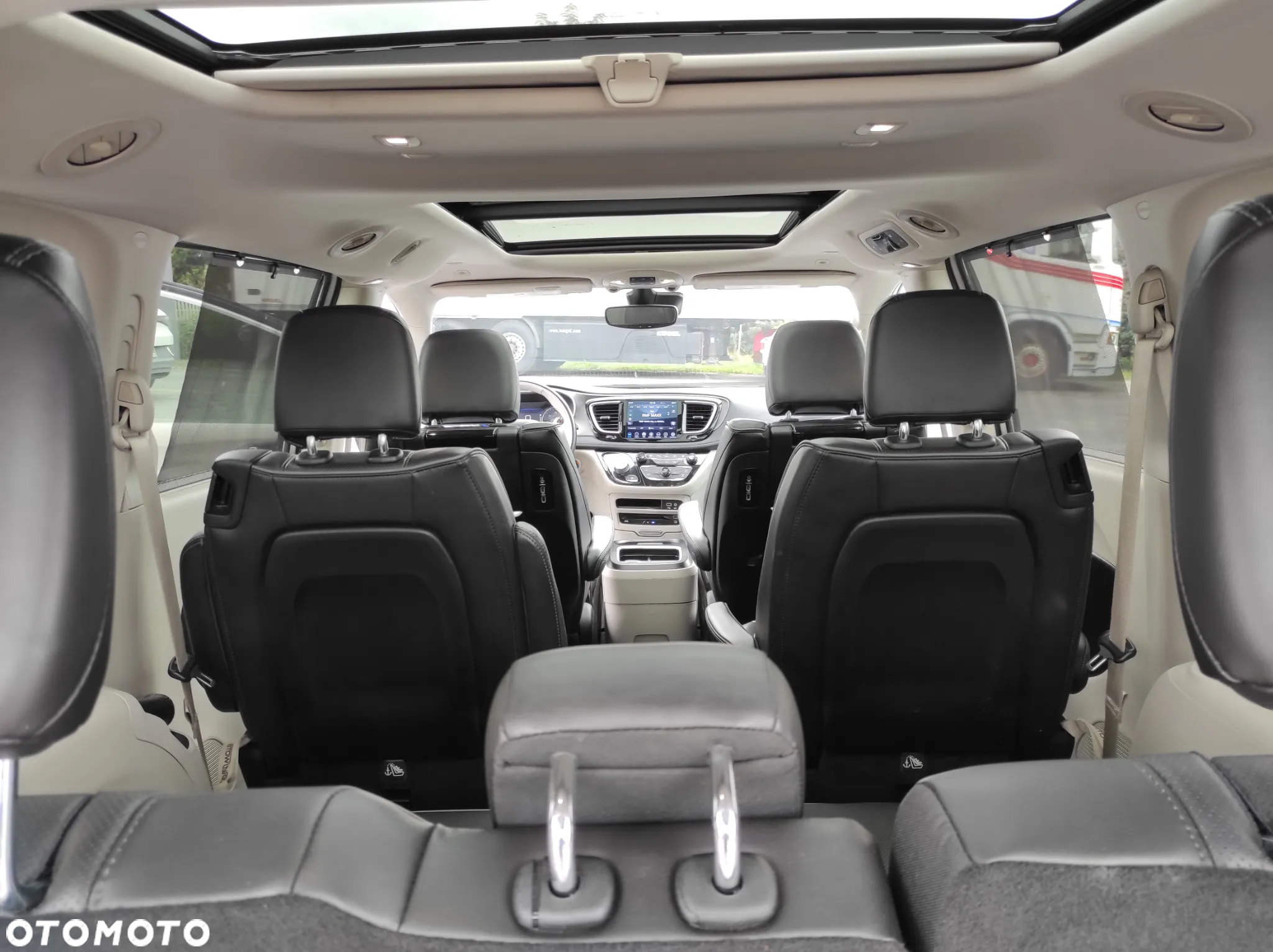 Chrysler Pacifica - 24