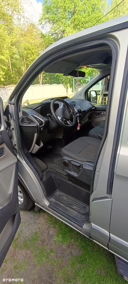 Ford Tourneo Custom - 31