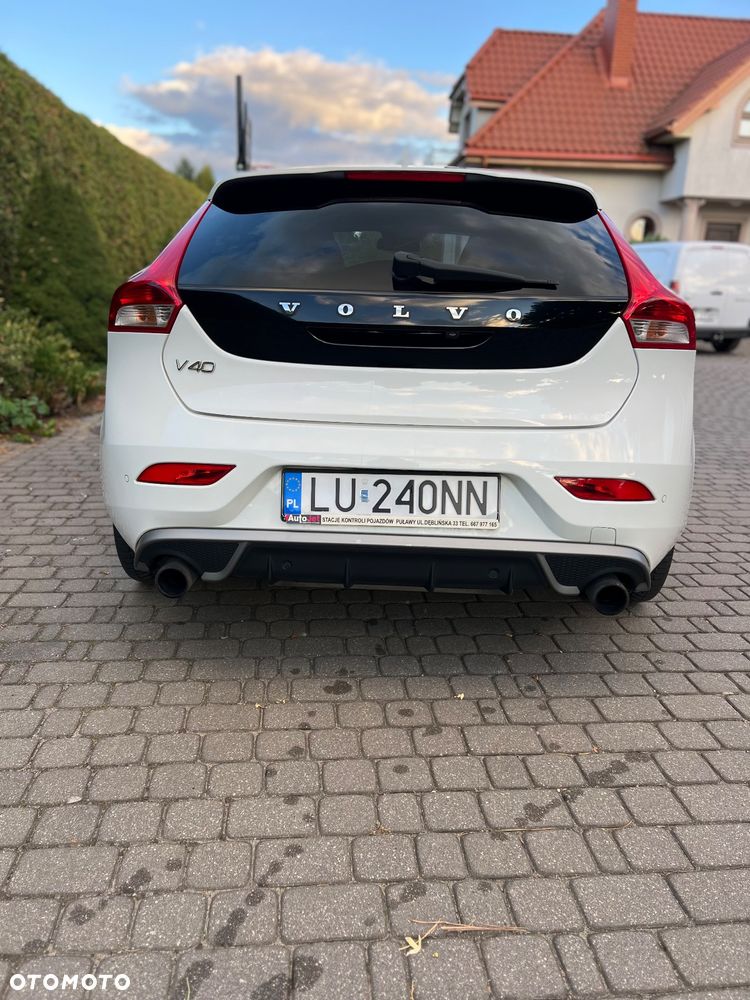 Volvo V40 D2 R-Design - 6