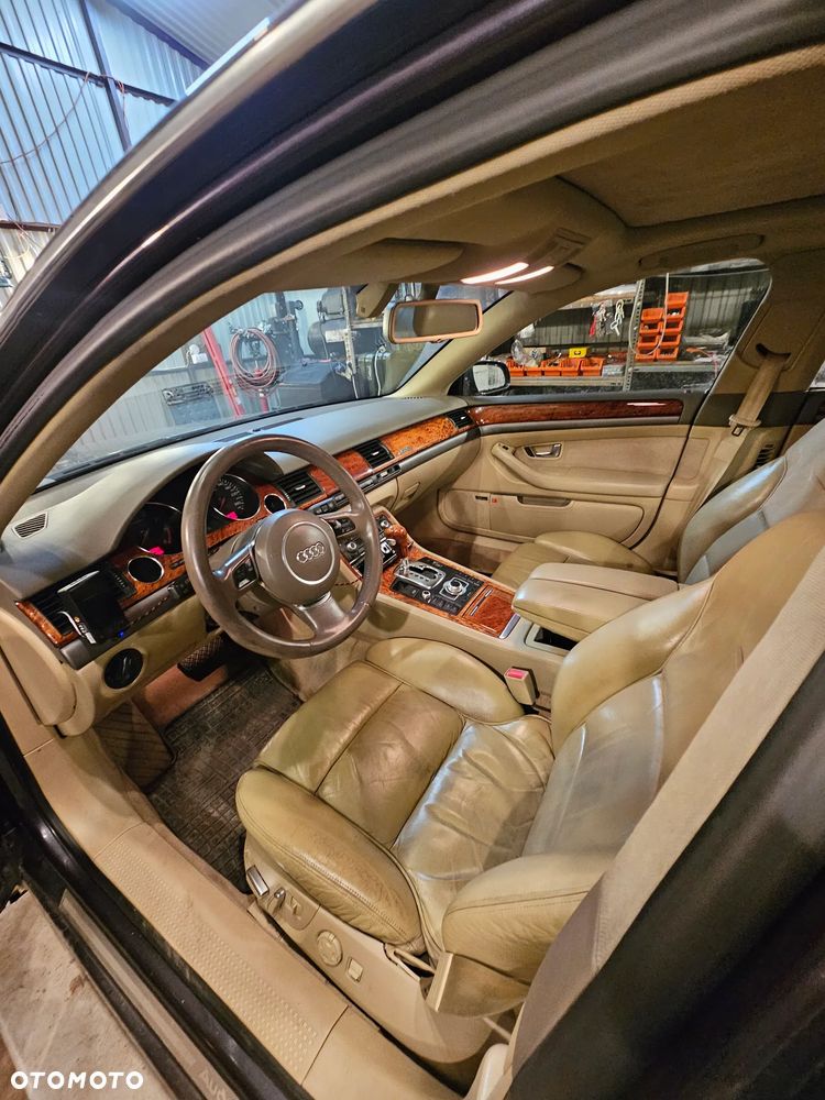 Audi A8 4.2 Quattro - 3