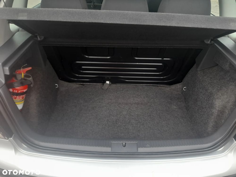 Volkswagen Polo 1.2 Entry - 9