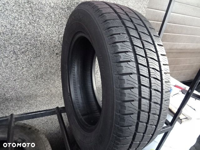 215/65/R16C 109/107T Goodyear Cargo Vector 2 - 2