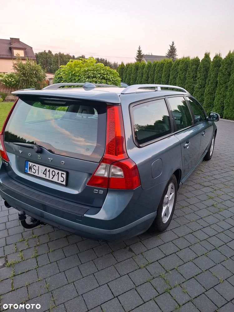 Volvo V70 D3 R-Design - 4