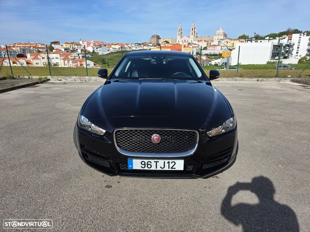 Jaguar XE 2.0 D Prestige - 2