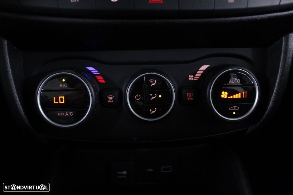 Fiat Tipo Station Wagon 1.3 M-Jet Lounge - 29