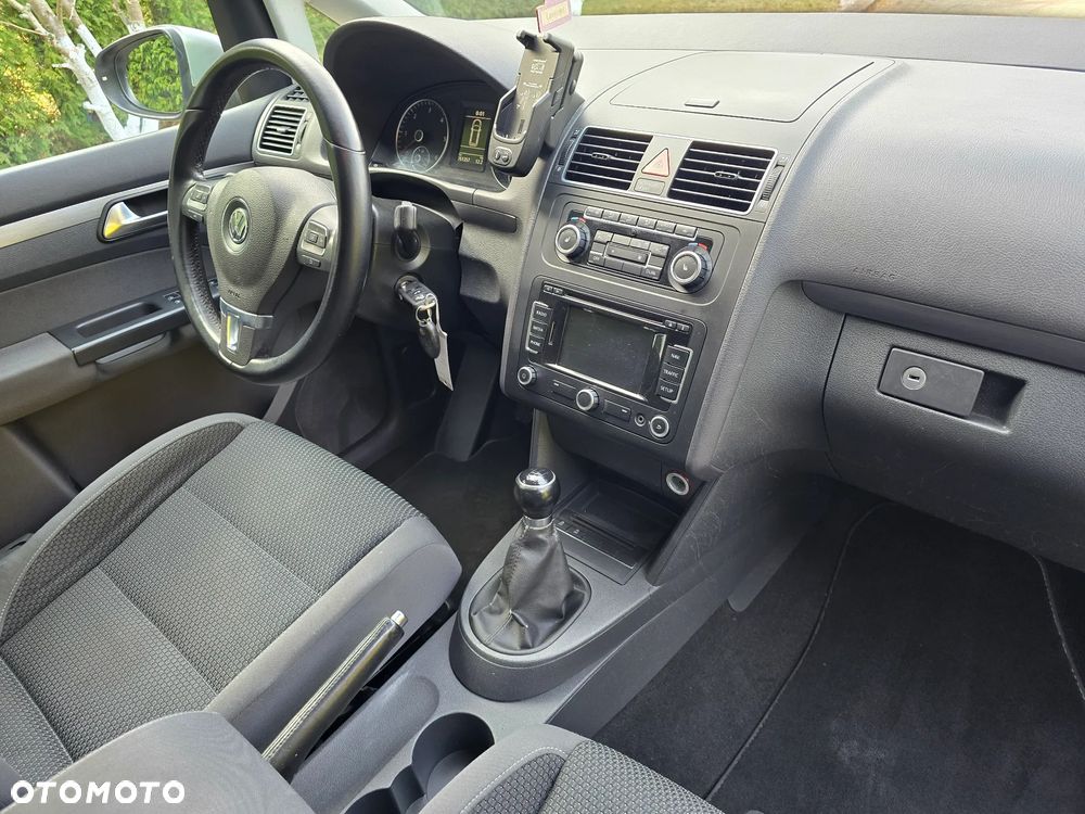 Volkswagen Touran - 19