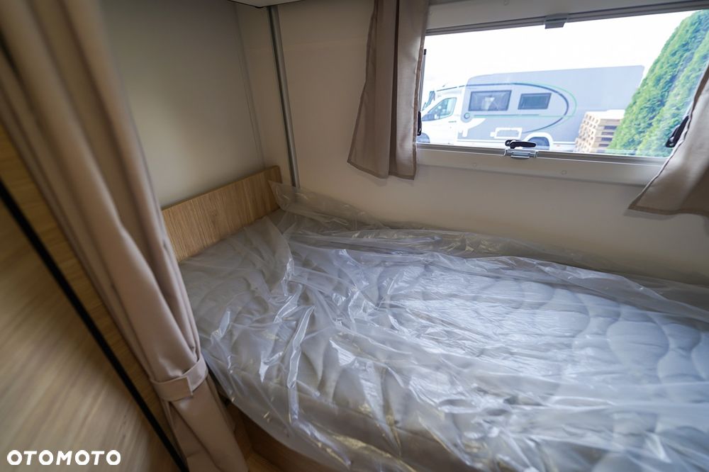 Ford Chausson 720 Titanium Line - 27
